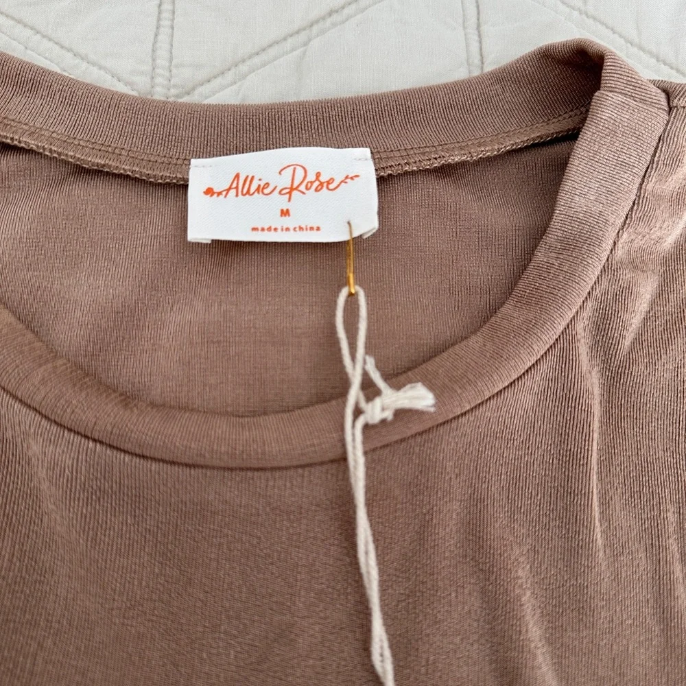 NWT Allie Rose Top - Picture 2 of 3